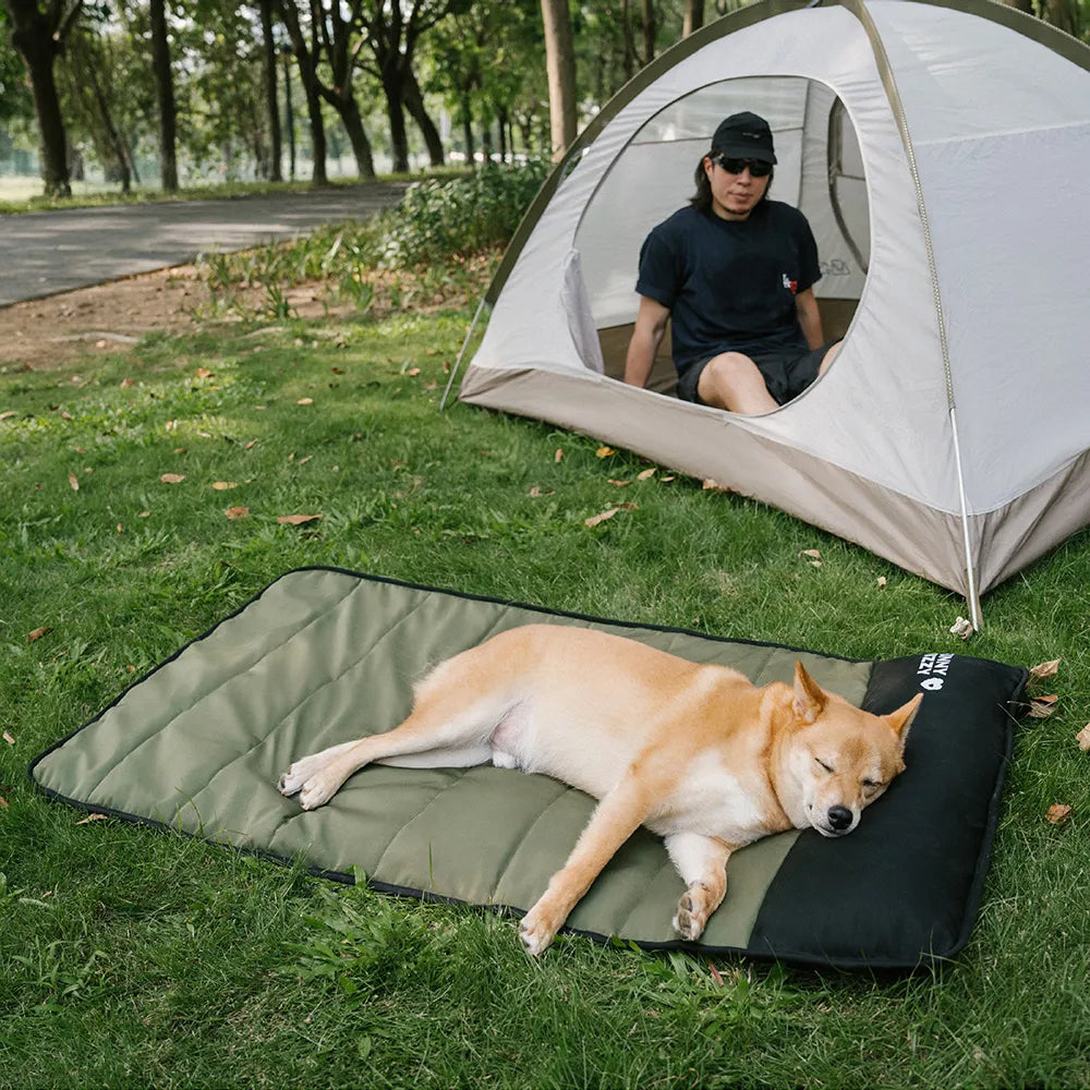 Foldable Elevated Dog Bed With Waterproof Mat-Urban Roaming