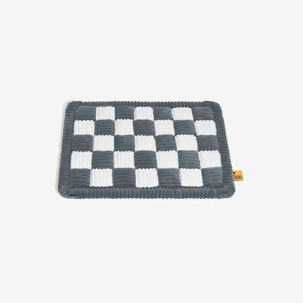 Cosy Plaid Non-Slip Dog Bed Mat for Car Seat Extender