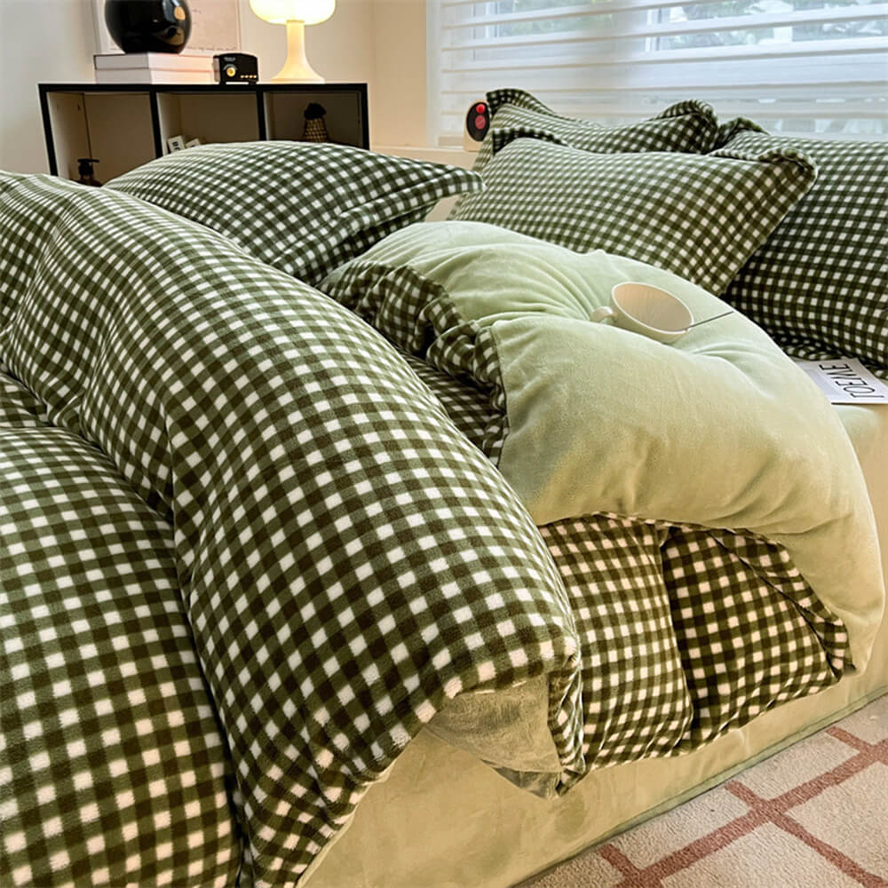 Anti-Static Cosy Plaid Milk Velvet Bed Sheet Set