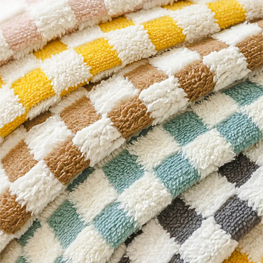 Classic Chequerboard Plush Comfortable Scratch-Resistant Non-Slip Sofa Cover