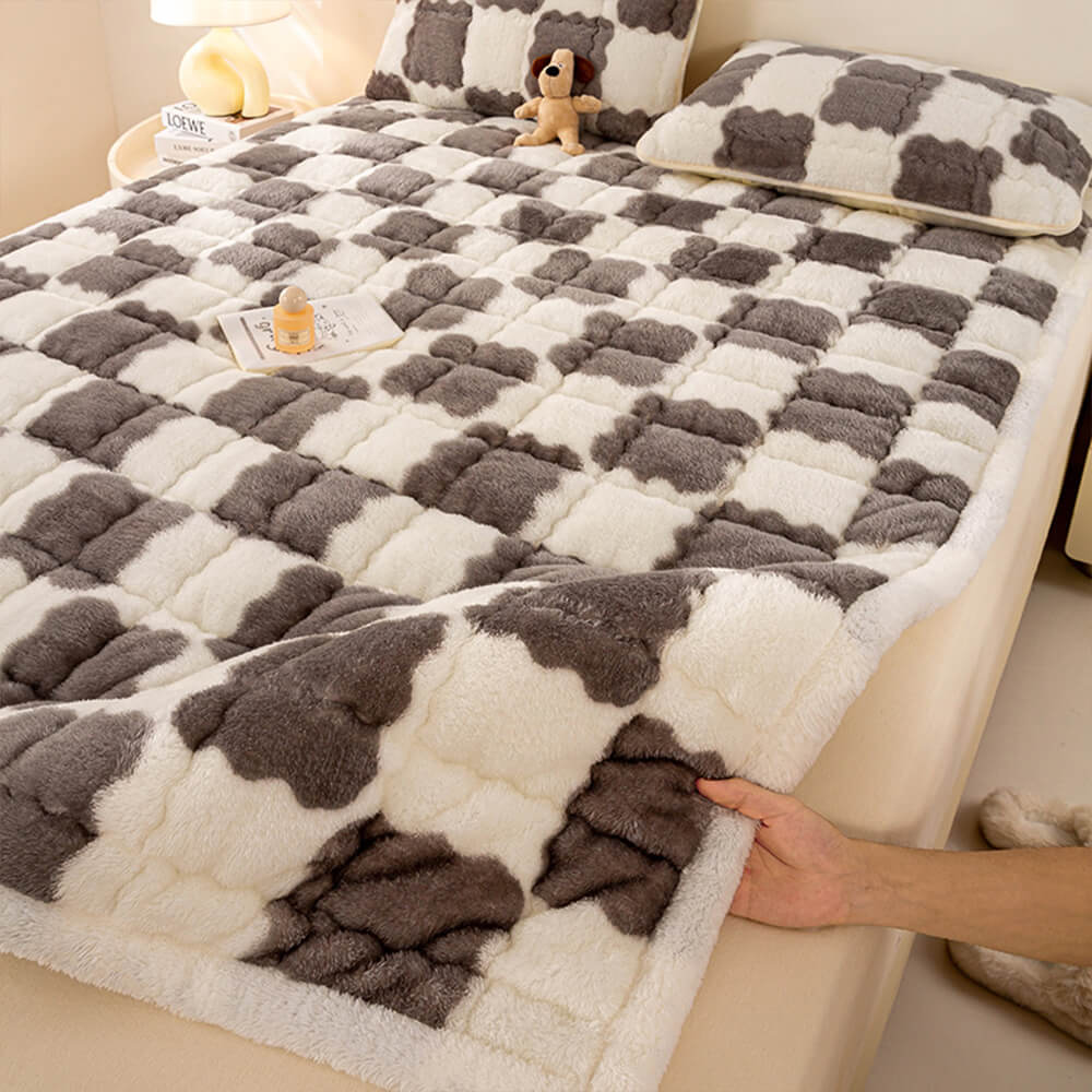 Warm Chequerboard Plush Mattress Topper and Pillowcase