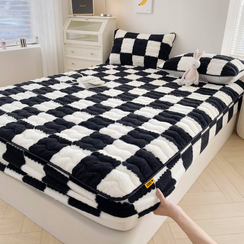 Milk Velvet Chequered Bedding Mattress Cover