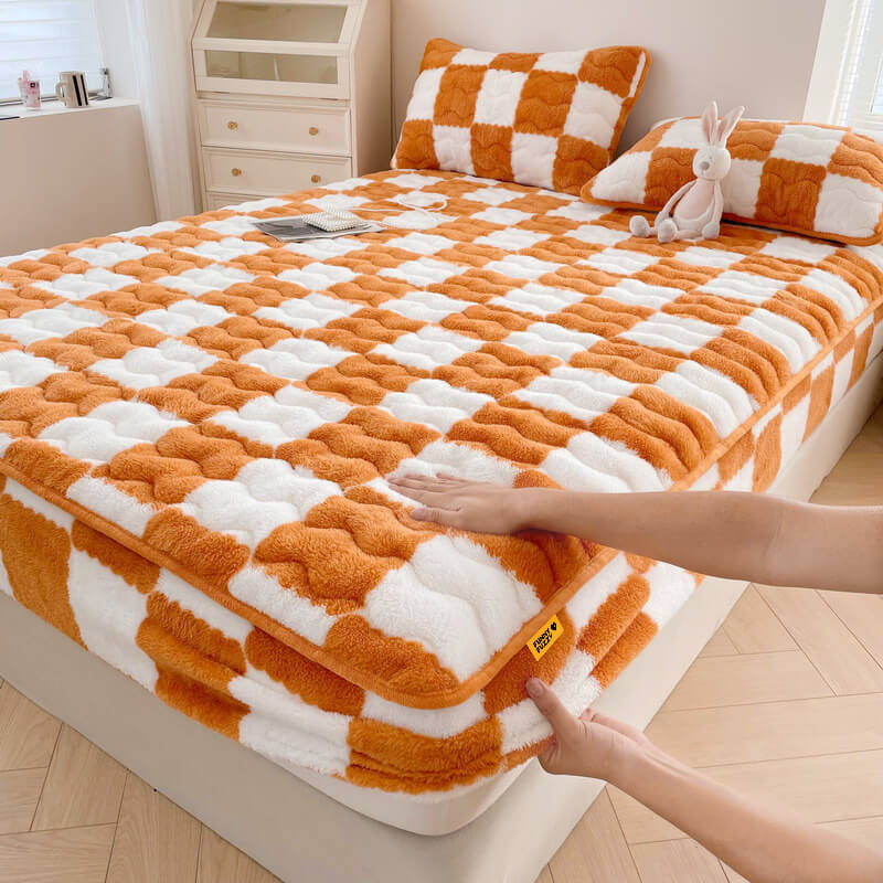 Milk Velvet Chequered Bedding Mattress Cover