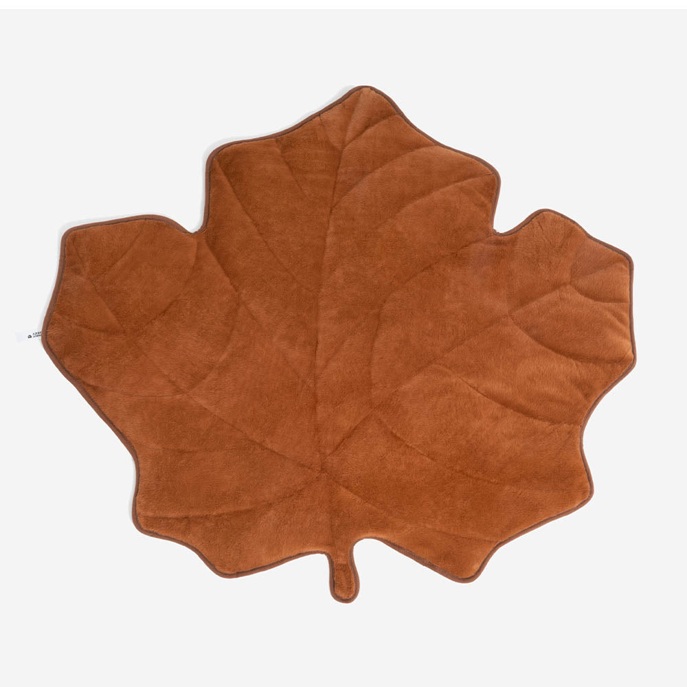 The Leaf Collector - Plush Leaf-Shaped Washable Dog Mat