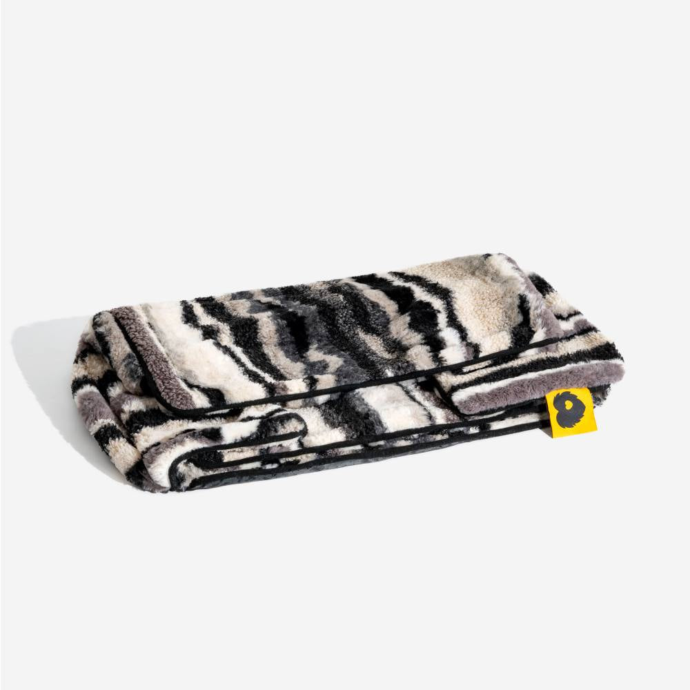 Trendy Striped Faux Lambswool Double Layer Garden Outdoor Dog & Cat Sofa Bed