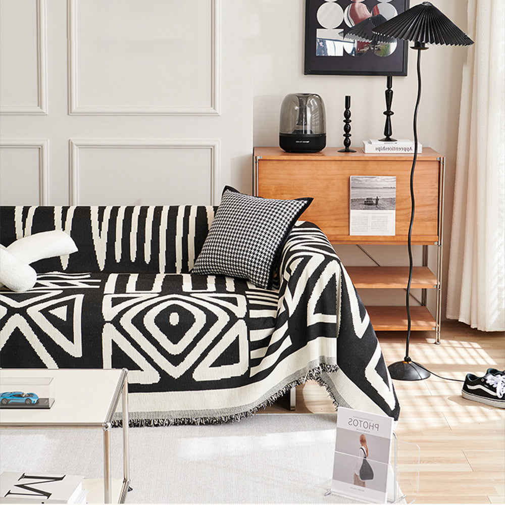 Five-Colour Geometric Sofa Cover - Bold Patterns for a Modern Look