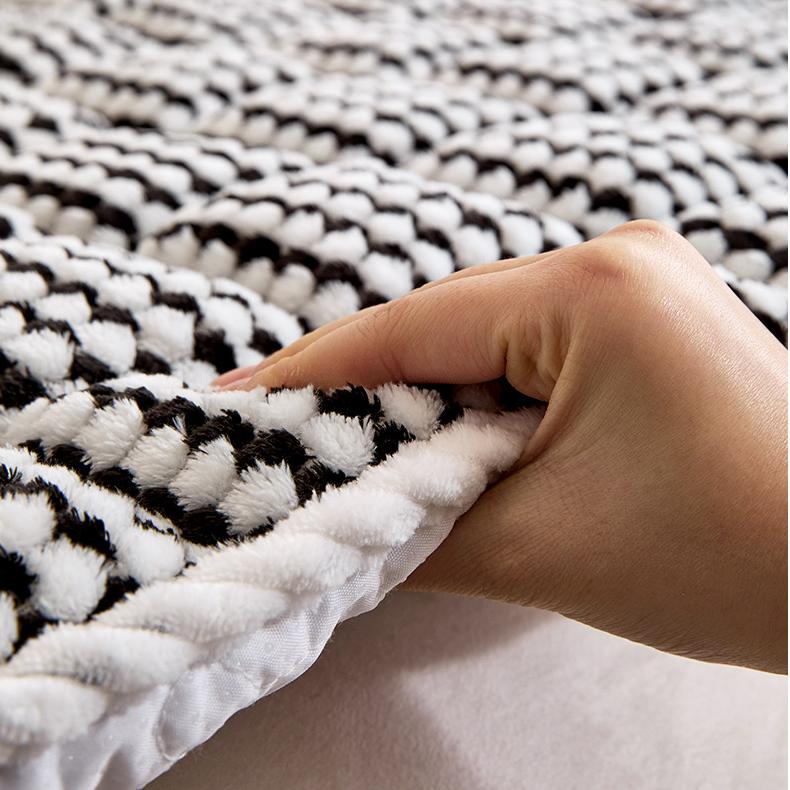 Thick Quilted Anti-Slip Plush Dot Pet-Friendly Pad Sofa Cover