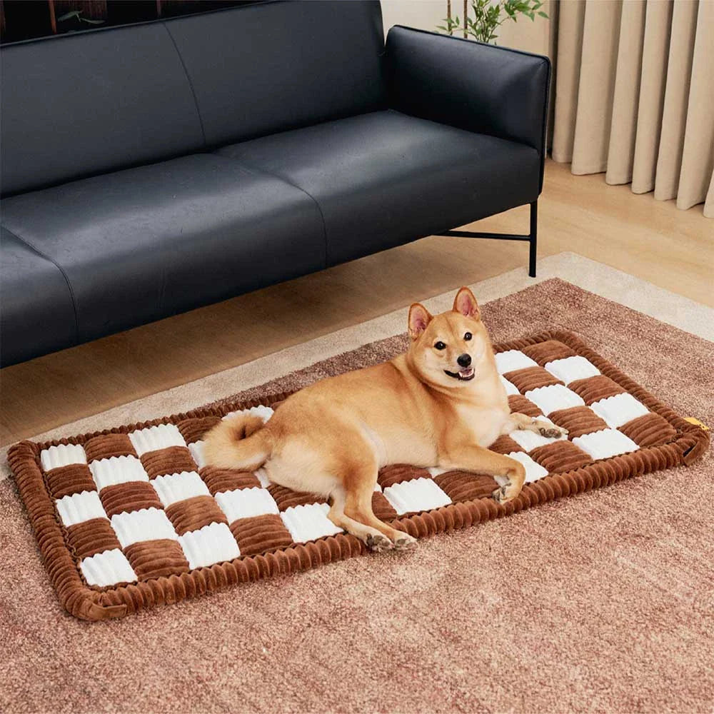Cosy Plaid Non-Slip Dog Bed Mat for Car Seat Extender