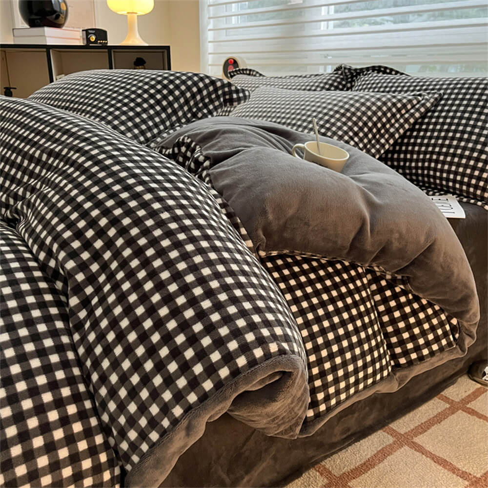 Anti-Static Cosy Plaid Milk Velvet Bed Sheet Set