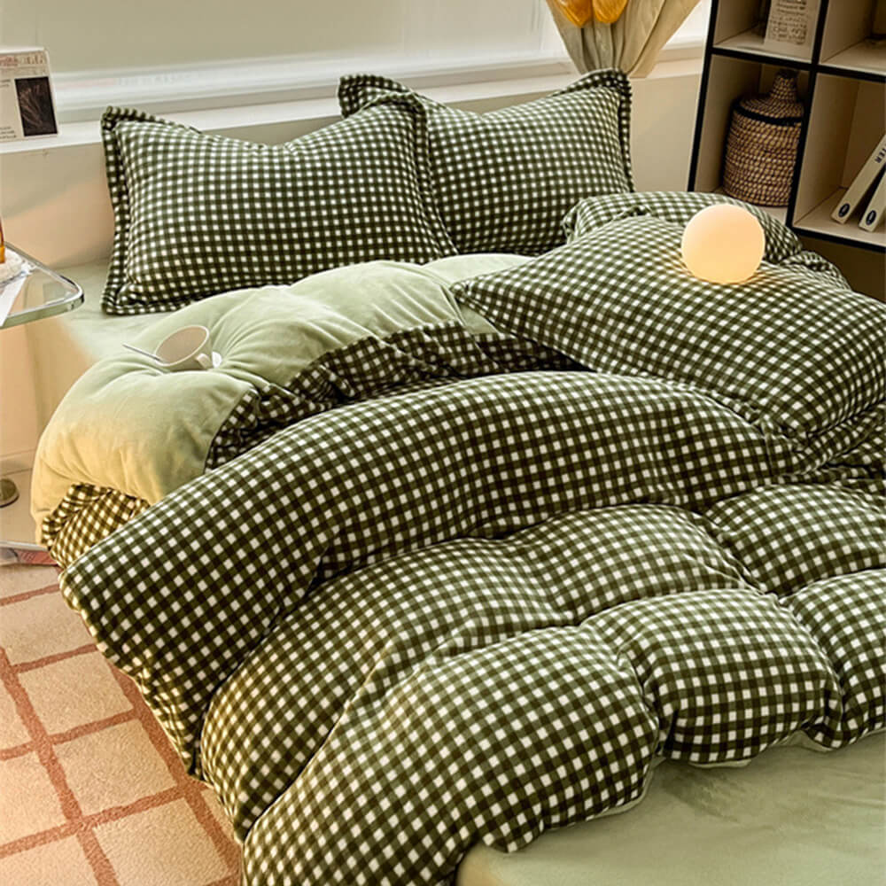 Anti-Static Cosy Plaid Milk Velvet Bed Sheet Set