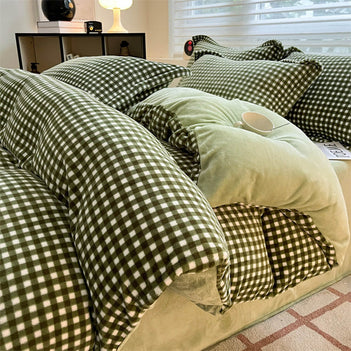 Anti-Static Cosy Plaid Milk Velvet Bed Sheet Set