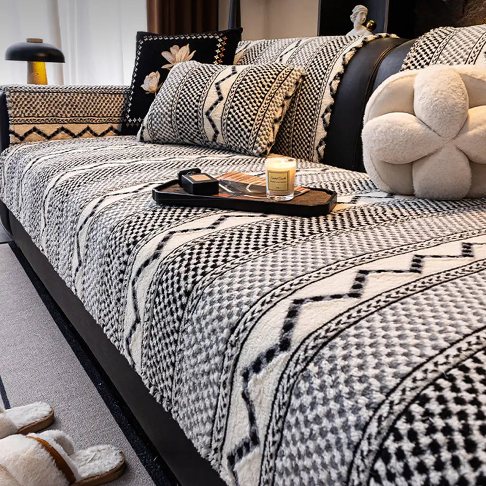 Classic Plaid Plush Scratch-Resistant Comfortable Non-Slip Sofa Cover