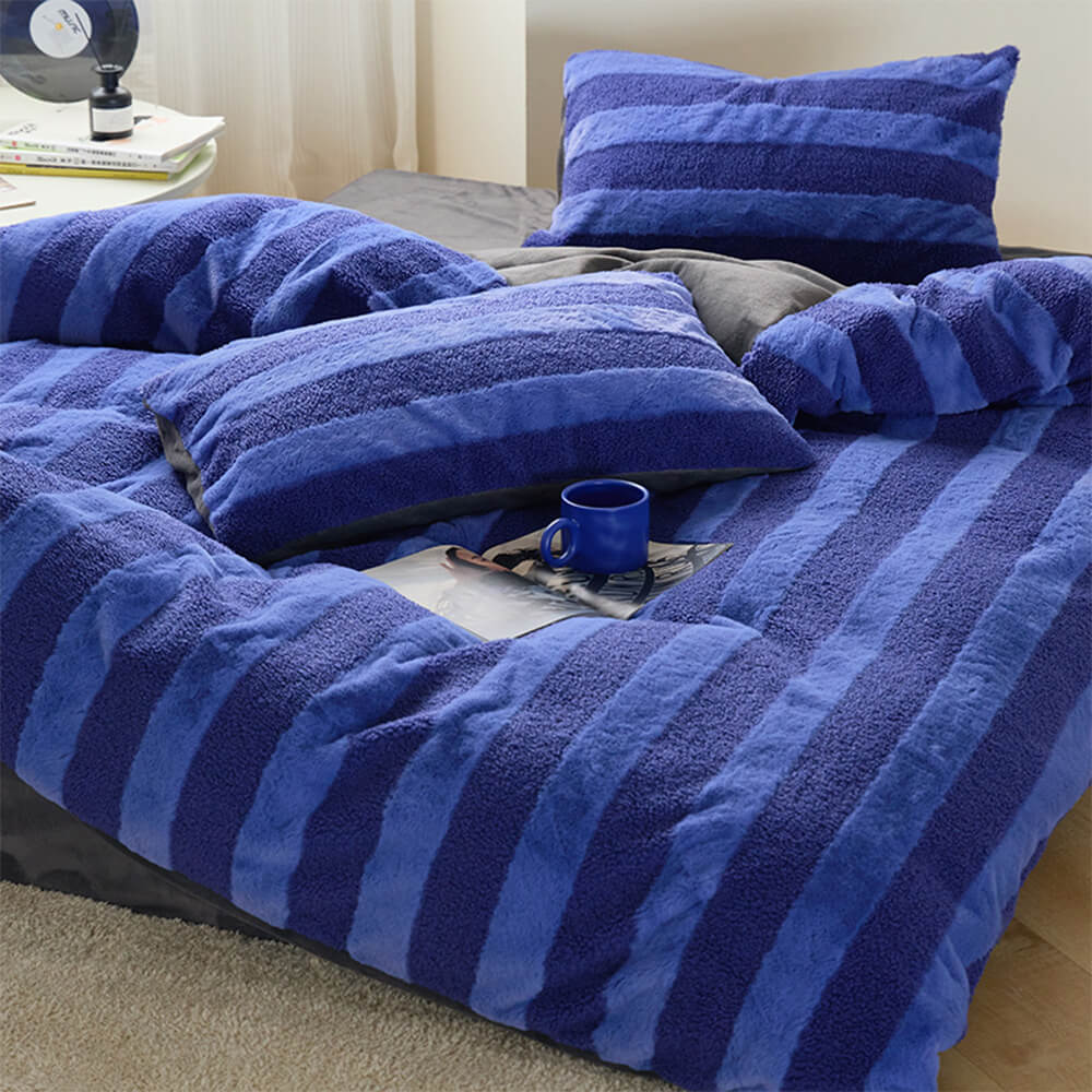 Dual-Sided Cosy Striped Bed Sheet Set