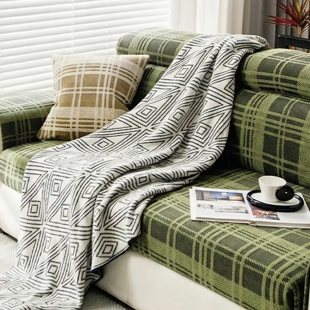 Checkered Stretch Universal Fully Fitted Anti-Cat Scratch Sofa Cover - Suitable for All Seasons