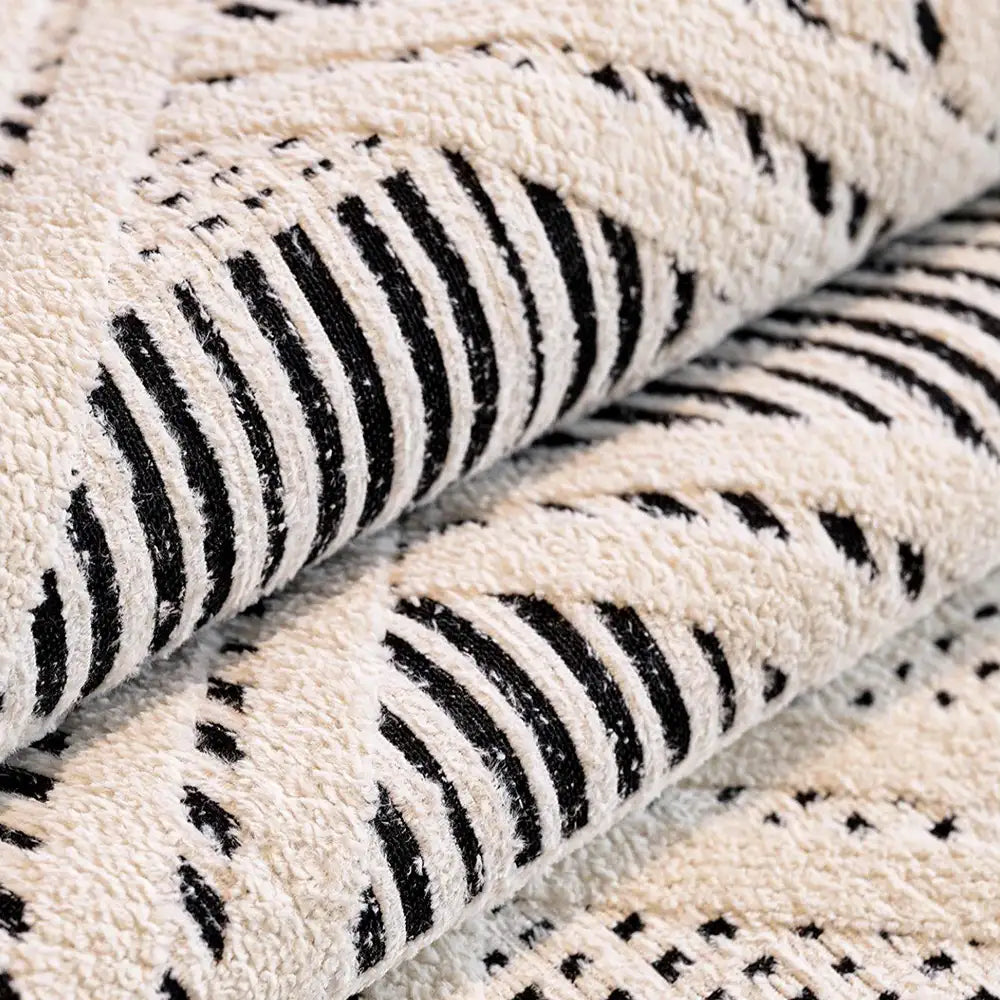 Creative Plaid Pattern Anti-Cat Scratch And Non-Slip Sofa Cover - Suitable For All Seasons