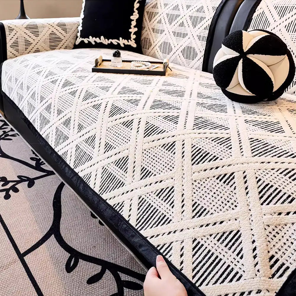 Creative Plaid Pattern Anti-Cat Scratch And Non-Slip Sofa Cover - Suitable For All Seasons