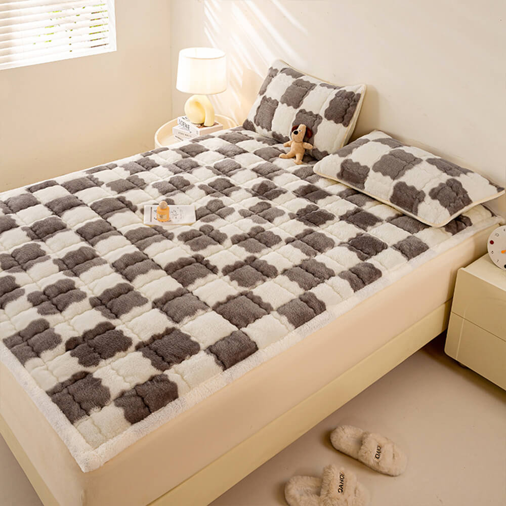 Warm Chequerboard Plush Mattress Topper and Pillowcase