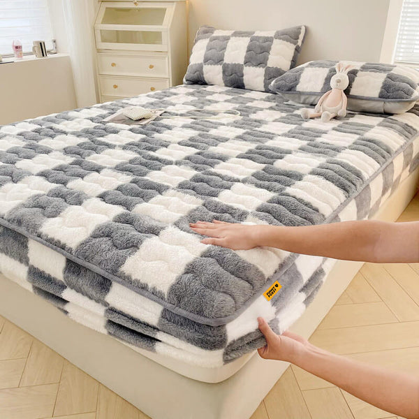 Milk Velvet Chequered Bedding Mattress Cover