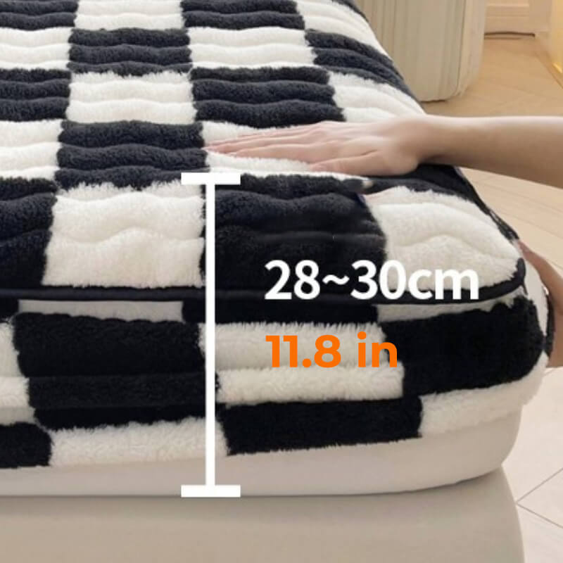 Milk Velvet Chequered Bedding Mattress Cover