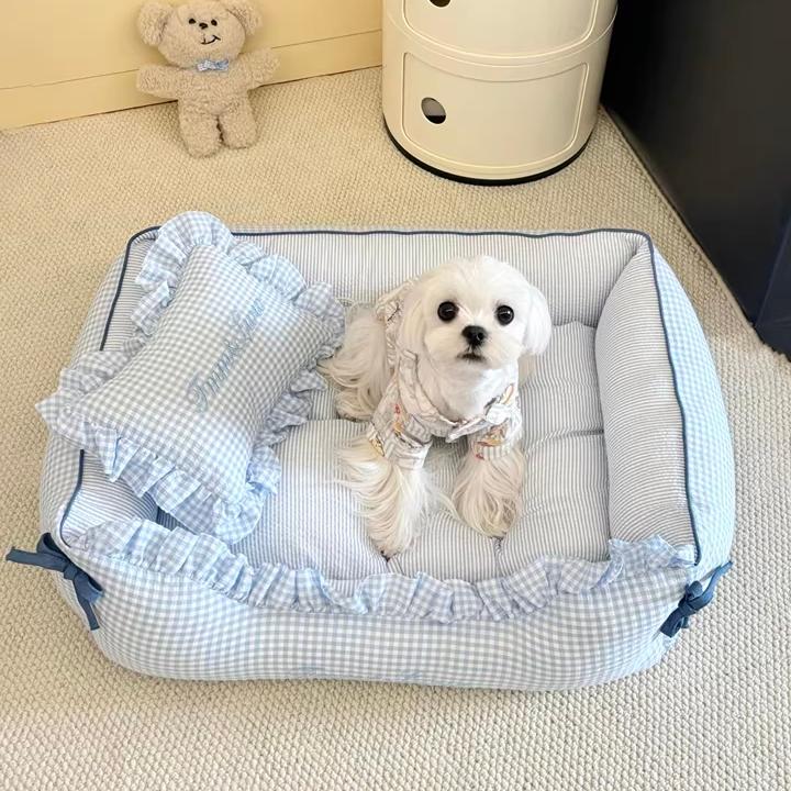 Soft Gingham Washable Dog & Cat Sofa Bed with Pillows