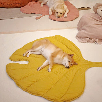 Calming Dog Blanket - Leaf Shape