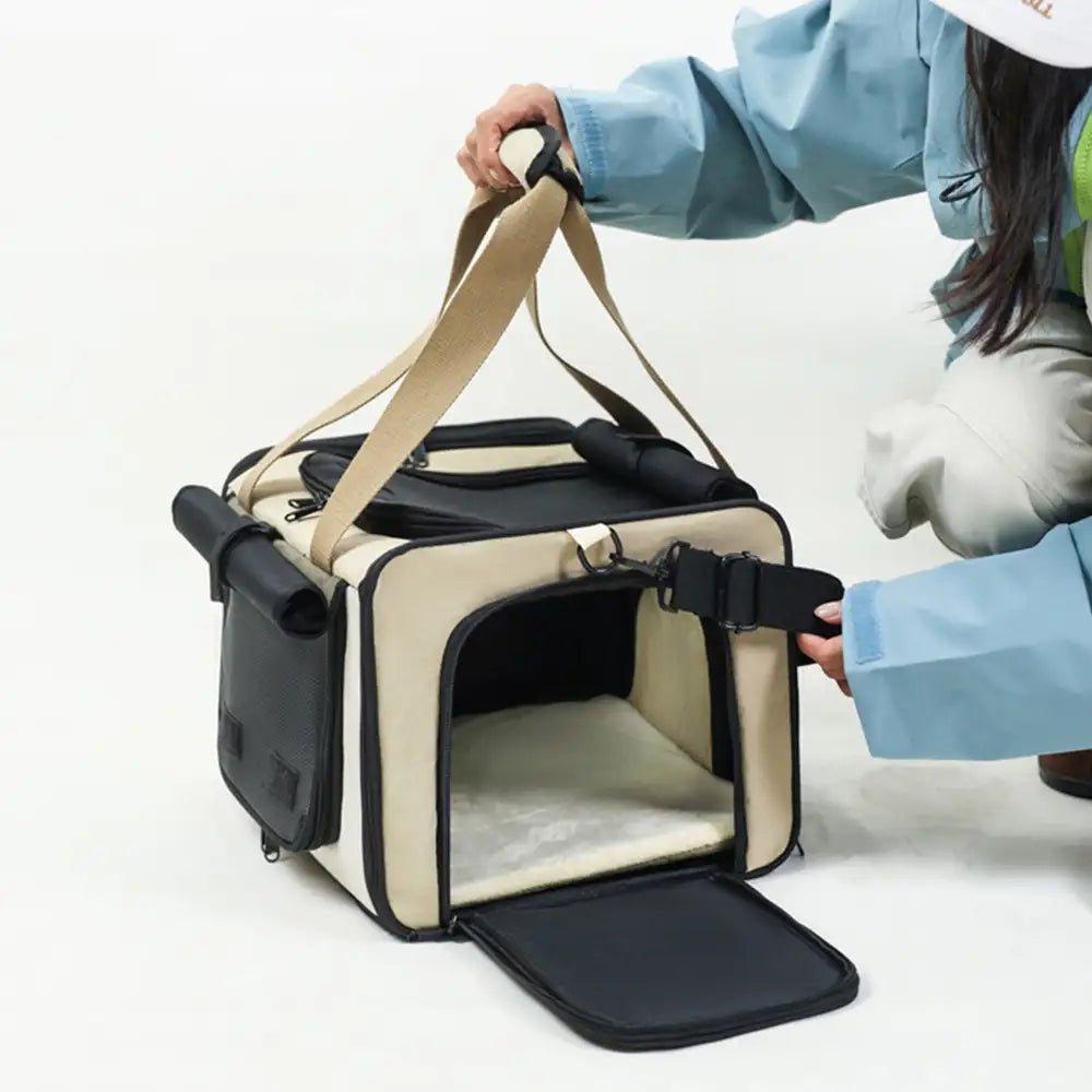 Outdoor Portable Breathable Large-Capacity Expandable Cat Carrier Bag Airline Approved
