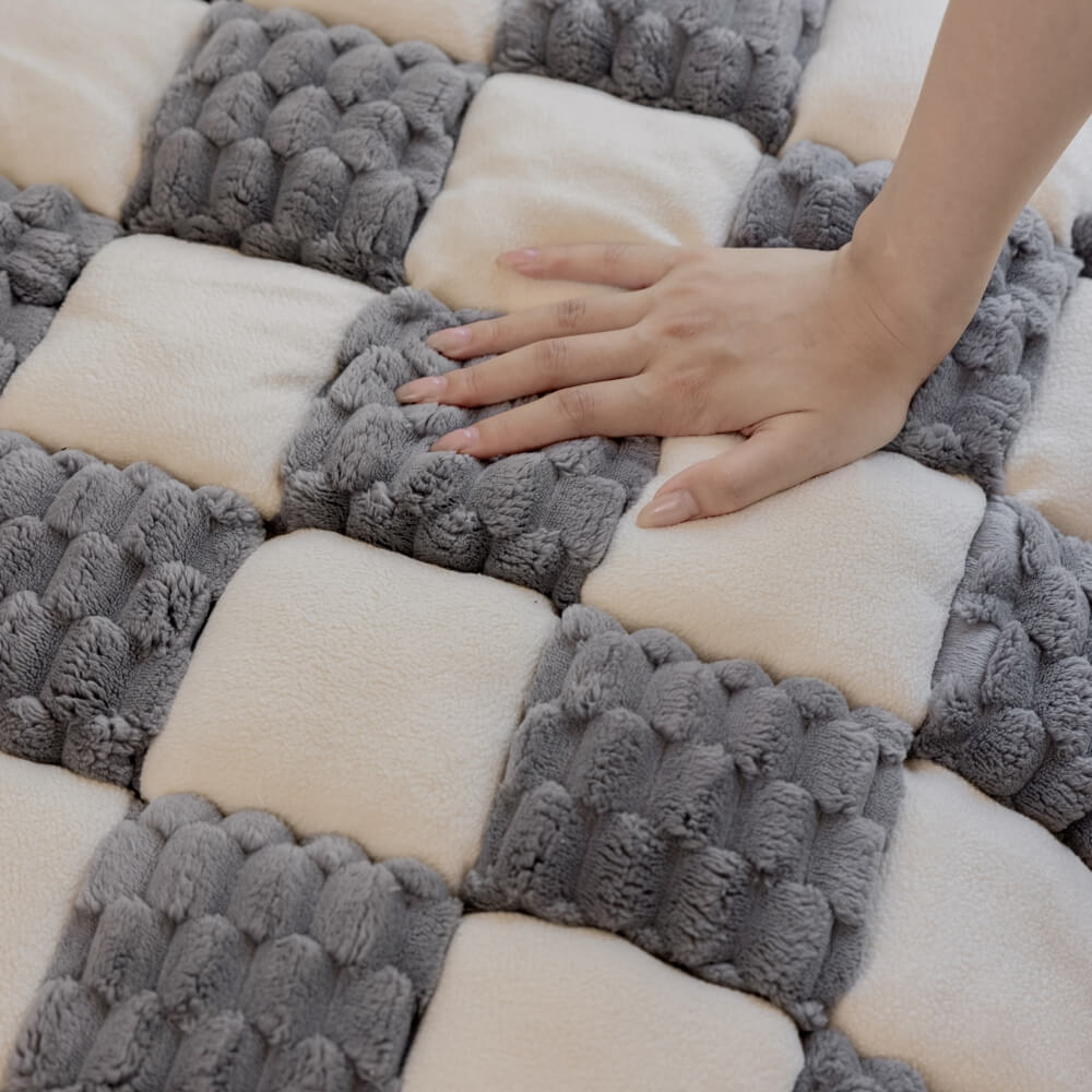 Plush Handmade Colour Block Dog Mat Soft Furniture Protector Non-Slip Sofa Cover