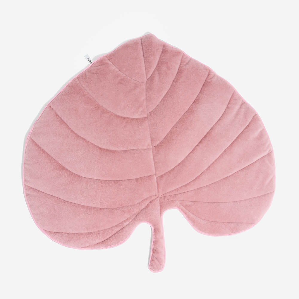 The Leaf Collector - Plush Leaf-Shaped Washable Dog Mat
