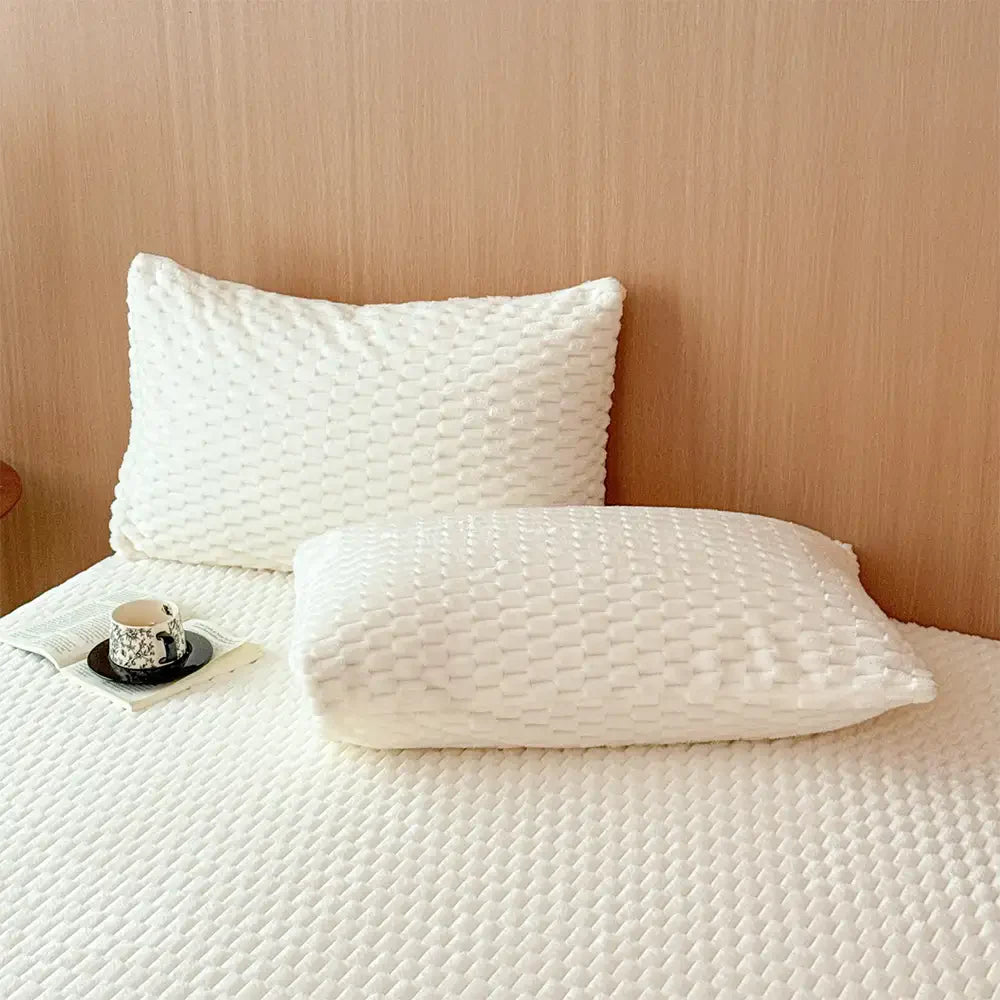 Soft Plush Skin-Friendly Mattress Protector Bedding Fitted Sheet Set